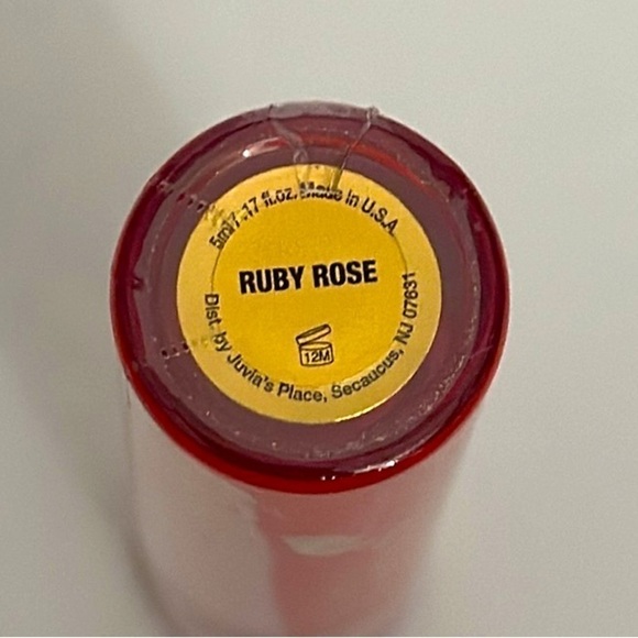 Juvia's Place Long Lasting Hydrating The Reds & Berries Gloss Glass in Ruby Rose - Picture 6 of 12